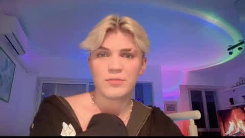 Snapshot of moonflamek chatting on 02-22-26, 07:12 moonflamek online show from 02-22-26, 07:12