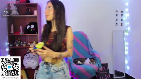 Snapshot of moonlady_ chatting on 12-08-24, 12:18 MOON  online show from 12-08-24, 12:18