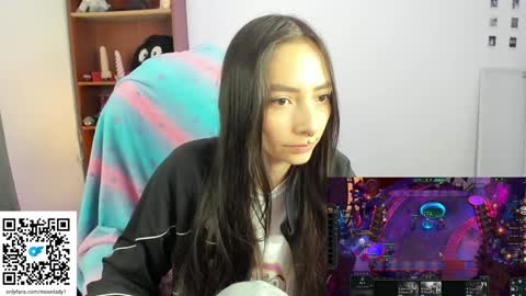 Snapshot of moonlady_ chatting on 12-22-24, 02:39 MOON  online show from 12-22-24, 02:39