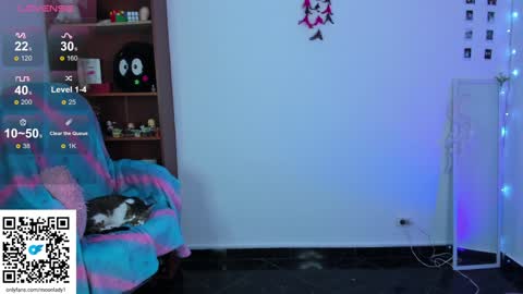 Snapshot of moonlady_ chatting on 01-25-25, 01:21 MOON  online show from 01-25-25, 01:21