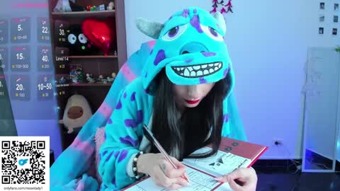 Snapshot of moonlady_ chatting on 01-29-25, 02:40 MOON  online show from 01-29-25, 02:40