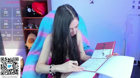 Snapshot of moonlady_ chatting on 01-31-25, 01:33 MOON  online show from 01-31-25, 01:33