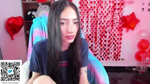 Snapshot of moonlady_ chatting on 02-14-25, 02:39 MOON  online show from 02-14-25, 02:39