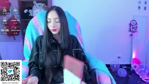 Snapshot of moonlady_ chatting on 03-05-25, 02:46 MOON  online show from 03-05-25, 02:46