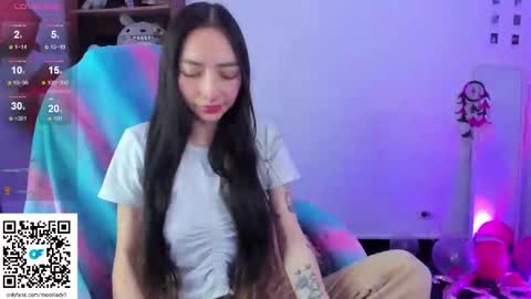 Snapshot of moonlady_ chatting on 03-05-25, 10:10 MOON  online show from 03-05-25, 10:10