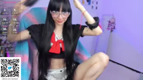 Snapshot of moonlady_ chatting on 09-17-25, 02:13 MOON  online show from 09-17-25, 02:13
