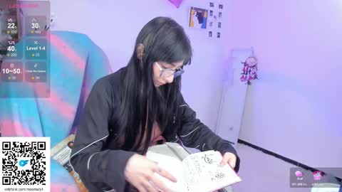 Snapshot of moonlady_ chatting on 09-19-25, 04:03 MOON  online show from 09-19-25, 04:03