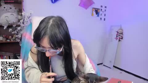 Snapshot of moonlady_ chatting on 09-21-25, 01:18 MOON  online show from 09-21-25, 01:18