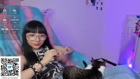 Snapshot of moonlady_ chatting on 10-03-25, 01:13 MOON  online show from 10-03-25, 01:13