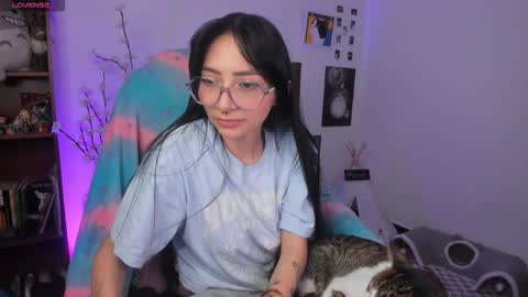 MOON  online show from 02-12-26, 05:02