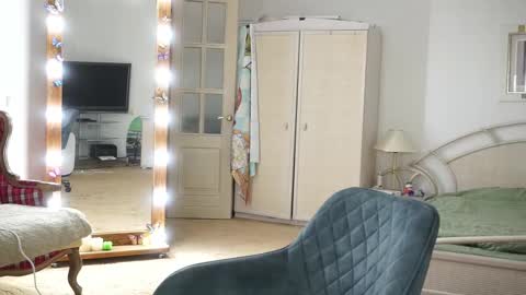 Jane online show from 09-29-25, 05:45