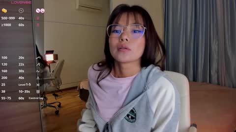 Snapshot of moonlight8_ chatting on 09-18-25, 10:28 LANA online show from 09-18-25, 10:28