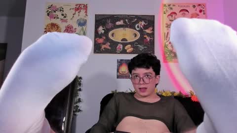 Snapshot of moonlight_baee chatting on 01-06-26, 03:21 Clove online show from 01-06-26, 03:21