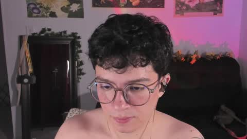 Snapshot of moonlight_baee chatting on 04-03-26, 05:27 Clove online show from 04-03-26, 05:27