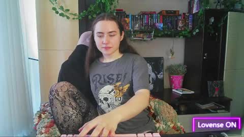 Snapshot of moonlight_sonataa chatting on 05-15-26, 11:39 moonlight_sonataa online show from 05-15-26, 11:39