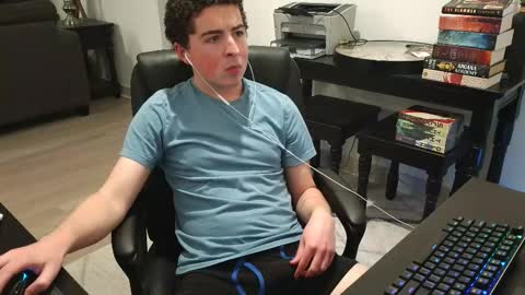 Snapshot of moonlighter7 chatting on 01-14-26, 02:06 moonlighter7 online show from 01-14-26, 02:06