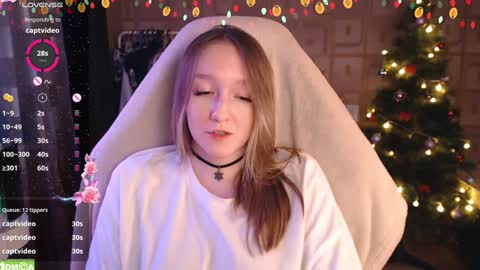 Snapshot of moonlish_siren chatting on 12-28-24, 12:15 Katrin online show from 12-28-24, 12:15