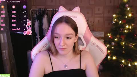 Snapshot of moonlish_siren chatting on 01-09-25, 08:44 Katrin online show from 01-09-25, 08:44