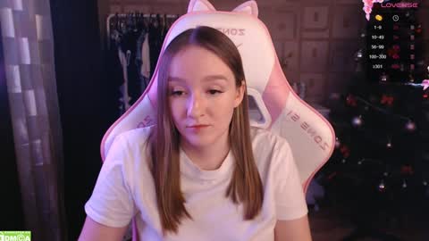 Snapshot of moonlish_siren chatting on 01-25-25, 09:57 Katrin online show from 01-25-25, 09:57