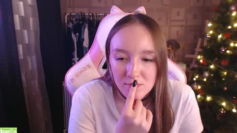 Snapshot of moonlish_siren chatting on 01-31-25, 11:56 Katrin online show from 01-31-25, 11:56