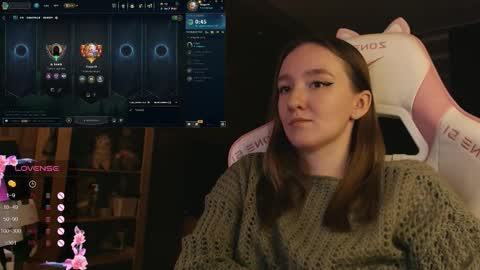 Snapshot of moonlish_siren chatting on 11-02-25, 08:00 Katrin online show from 11-02-25, 08:00