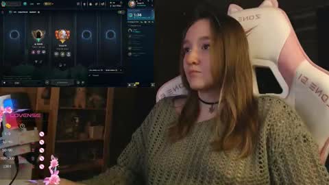 Snapshot of moonlish_siren chatting on 11-03-25, 09:05 Katrin online show from 11-03-25, 09:05