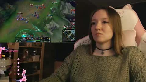 Snapshot of moonlish_siren chatting on 11-18-25, 09:30 Katrin online show from 11-18-25, 09:30