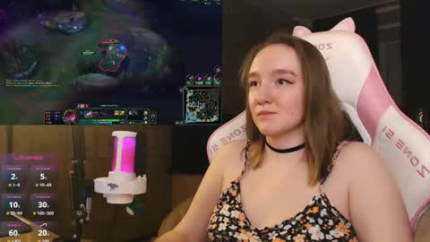 Snapshot of moonlish_siren chatting on 02-15-26, 08:38 Katrin online show from 02-15-26, 08:38