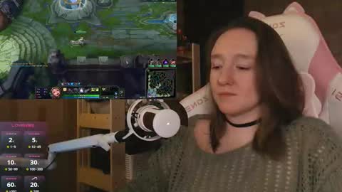 Snapshot of moonlish_siren chatting on 03-15-26, 07:20 Katrin online show from 03-15-26, 07:20