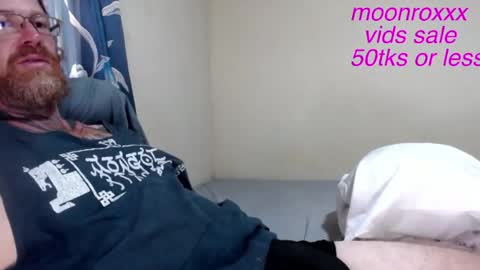 Snapshot of moonroxxx chatting on 07-14-26, 07:08 Scott and online show from 07-14-26, 07:08