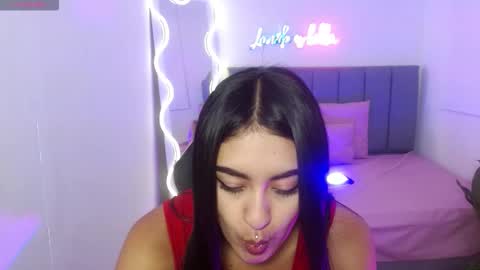 Snapshot of moonshine_tay chatting on 09-20-25, 11:55 Moon online show from 09-20-25, 11:55