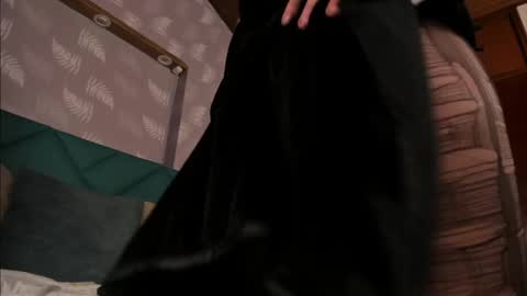 Snapshot of moony_14 chatting on 01-27-25, 06:09 Michelle online show from 01-27-25, 06:09