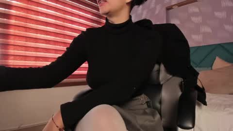 Snapshot of moony_14 chatting on 01-29-25, 12:35 Michelle online show from 01-29-25, 12:35