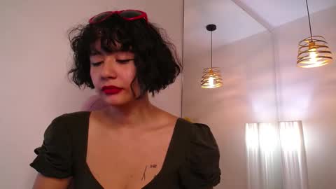 Snapshot of moony_14 chatting on 03-01-25, 02:04 Michelle online show from 03-01-25, 02:04