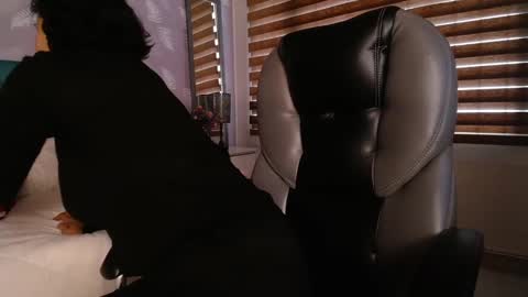 Snapshot of moony_14 chatting on 03-05-25, 08:00 Michelle online show from 03-05-25, 08:00