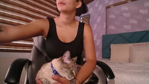 Snapshot of moony_14 chatting on 03-07-25, 01:07 Michelle online show from 03-07-25, 01:07