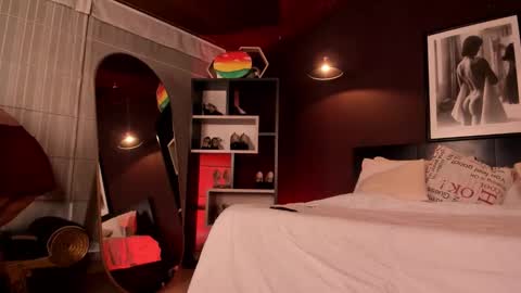 Snapshot of moony_14 chatting on 02-06-26, 12:08 Michelle online show from 02-06-26, 12:08