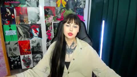 Snapshot of morana_batt chatting on 09-23-25, 02:03 Morana online show from 09-23-25, 02:03