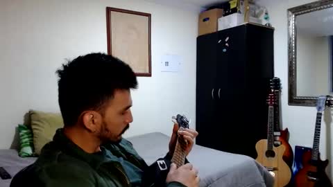 Abelardo online show from 10-01-25, 04:40