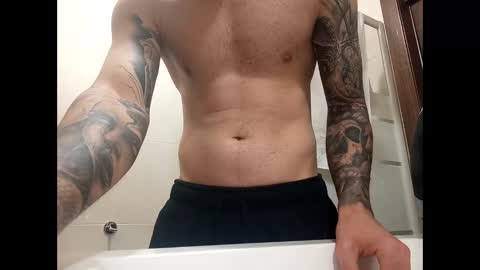 Snapshot of morenoguapo24 chatting on 12-04-24, 05:33 Cloud Strife online show from 12-04-24, 05:33