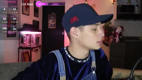 Snapshot of morgan_hiller chatting on 12-12-24, 01:10 online show from 12-12-24, 01:10