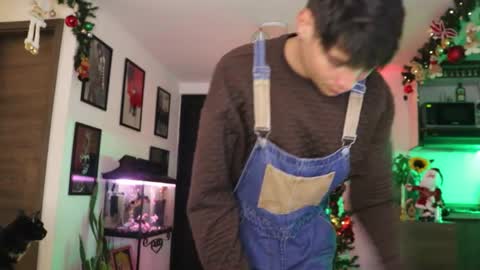 Snapshot of morgan_hiller chatting on 01-01-25, 01:37 online show from 01-01-25, 01:37
