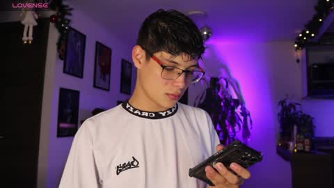 Snapshot of morgan_hiller chatting on 01-18-25, 01:30 online show from 01-18-25, 01:30