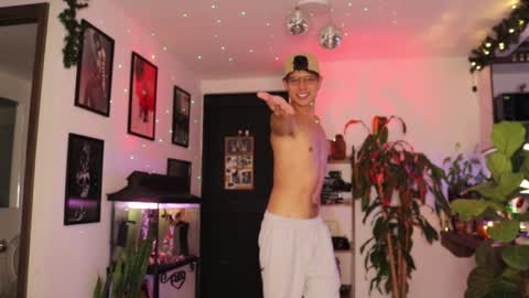 Snapshot of morgan_hiller chatting on 01-21-25, 03:48 online show from 01-21-25, 03:48