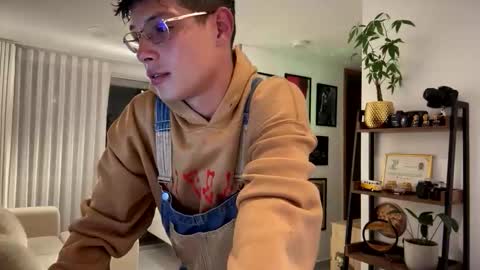 Snapshot of morgan_hiller chatting on 10-10-25, 01:48 online show from 10-10-25, 01:48