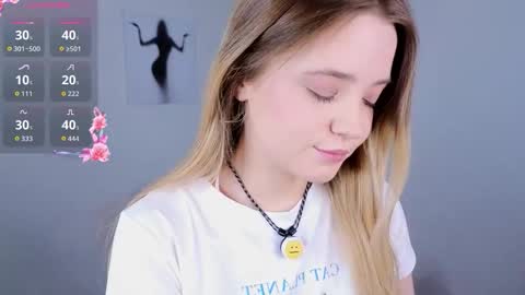 Mary3 online show from 11-14-25, 03:22