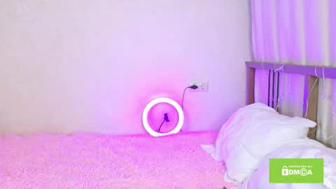 Snapshot of morninbunny_ chatting on 02-25-26, 03:49 Emilia online show from 02-25-26, 03:49