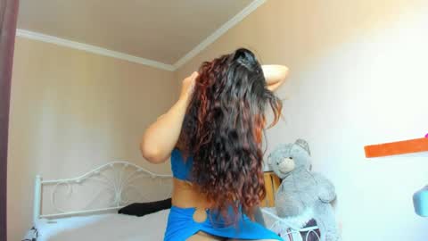 Snapshot of moroccan_diamond_ chatting on 04-04-26, 07:39 Medina online show from 04-04-26, 07:39