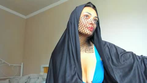 Snapshot of moroccan_diamond_ chatting on 06-19-26, 08:51 Medina online show from 06-19-26, 08:51