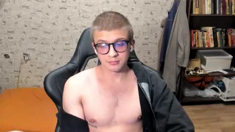 Snapshot of mortywithlove chatting on 01-08-26, 10:01 Morty online show from 01-08-26, 10:01